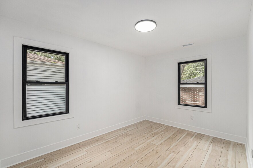 Building Photo - 1571 Pierce St
