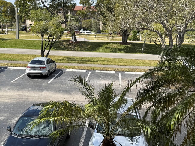 Building Photo - 1301 SW 135th Terrace