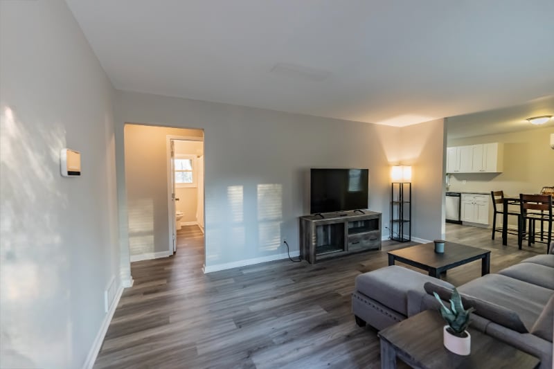 Building Photo - 586 Oakside Dr SW