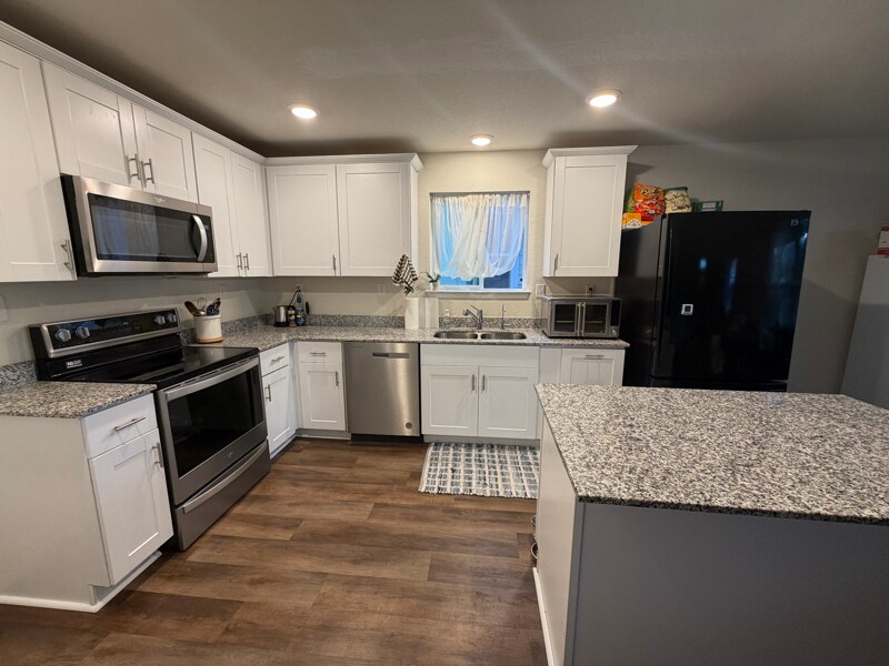 Building Photo - 10310 Glimmer