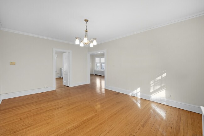 Building Photo - 91 Maplewood Ave