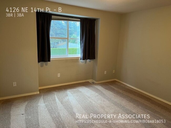 Building Photo - 4126 NE 14th Pl