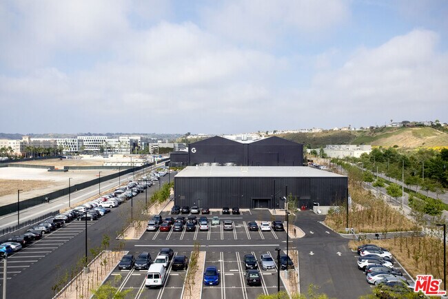 Building Photo - 12655 Bluff Creek Dr