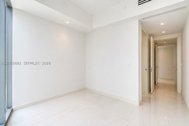 Building Photo - 300 Biscayne Blvd