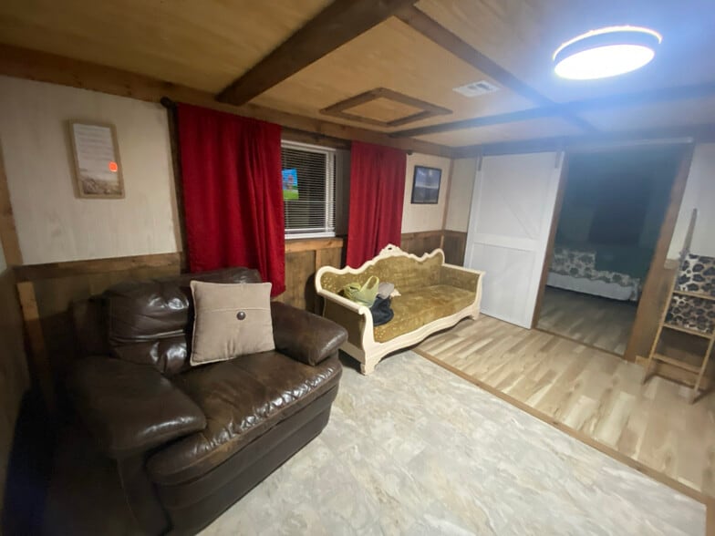 Building Photo - 6144 Madison 6351