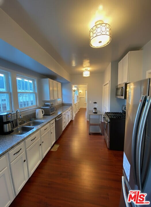 Building Photo - 1427 W 25th St