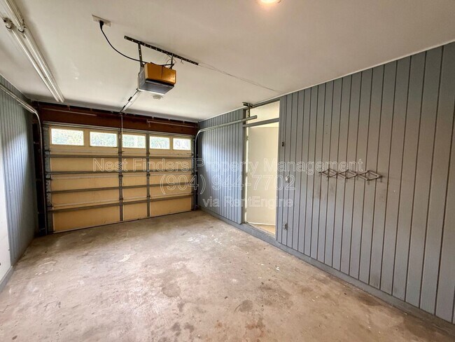 Building Photo - 222 7th St