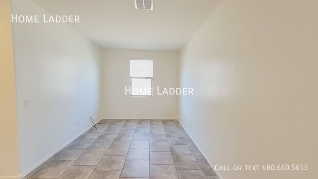 Building Photo - Welcome to your dream home in Casa Grande,...