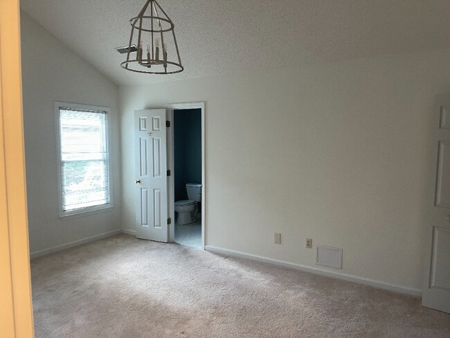 Building Photo - 989 Portabella Ln