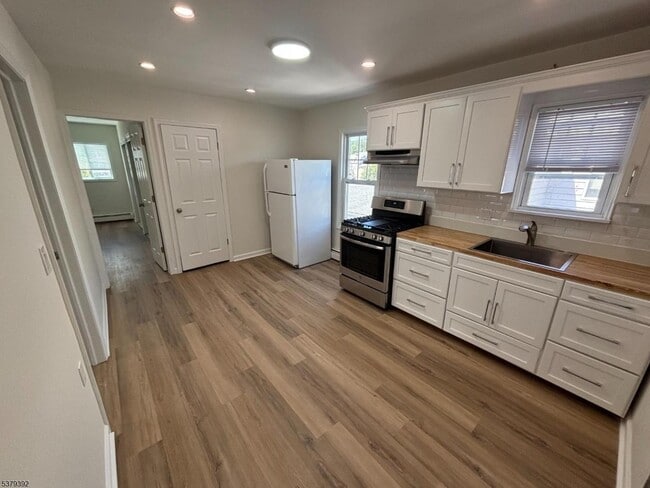 Building Photo - 43 Stager St