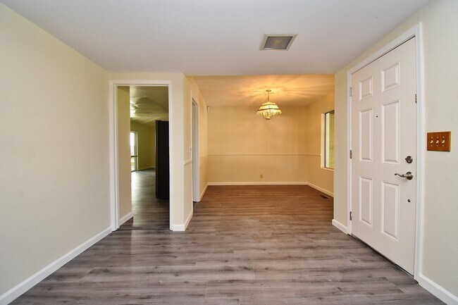 Building Photo - $4,390 4 BEDROOM GORGEOUS REMODELED SAN RA...