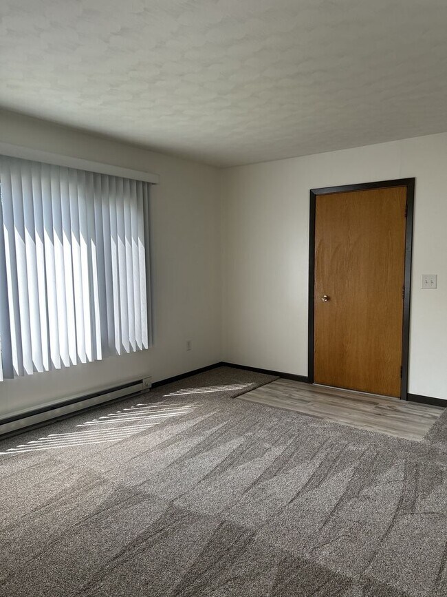 Building Photo - MMA Properties 920
