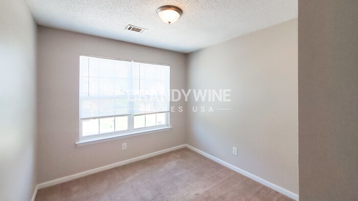 Building Photo - 6342 Hickory Ln Cir