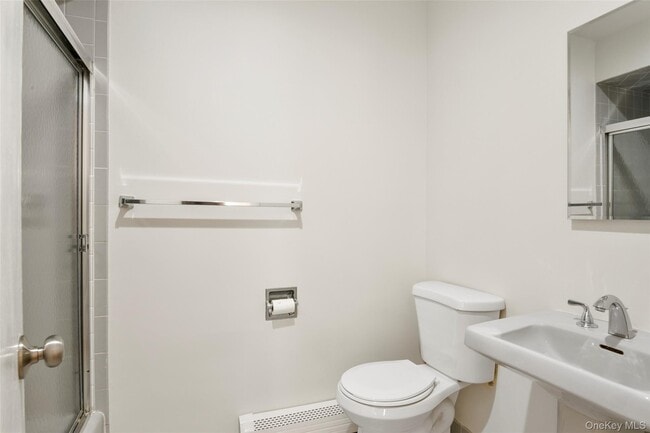 Building Photo - 545 Stanley Ave