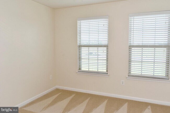 Building Photo - 5904 Leben Dr