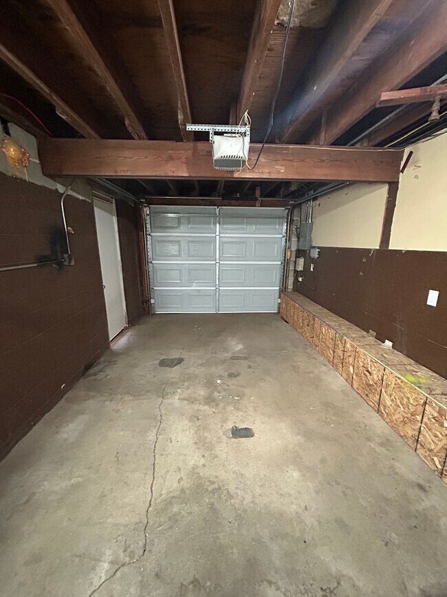 Building Photo - Your Private Oasis in Old Town Discover the "hidden gem" of The Melville.