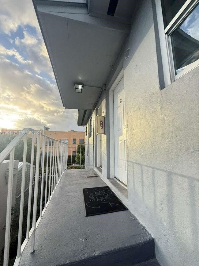 Building Photo - 1212 SW 7th St