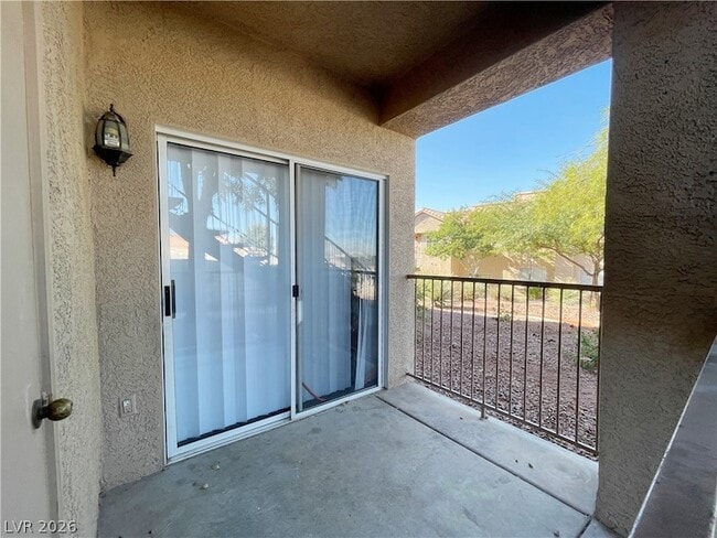 Building Photo - 2110 Los Feliz St