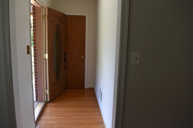 Building Photo - Coming Soon! UMW location!