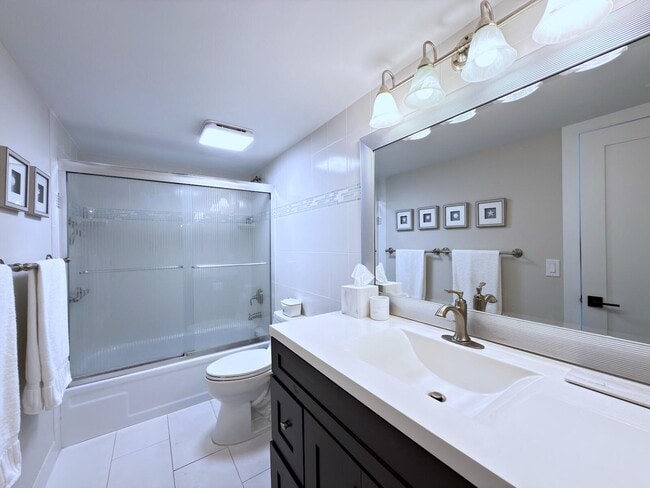 Building Photo - 3546 S Ocean Blvd