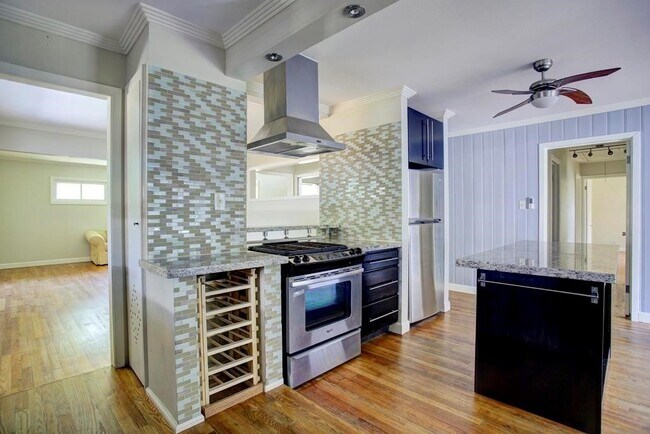 Building Photo - 4415 Merwin St