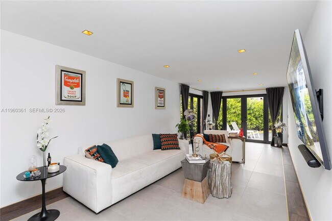 Building Photo - 63 SW 31st Rd