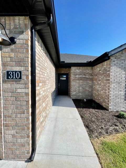 Building Photo - 310 Williams ct