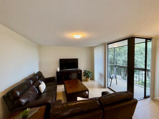 Building Photo - 2025 Lavers Cir