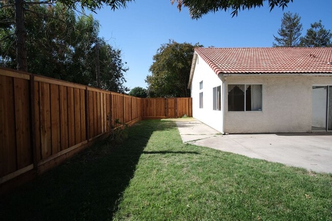 Building Photo - Charming Ceres Home with a spacious backyard!