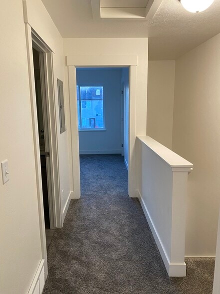Hallway between bedrooms and bathroom - 2626 W 450 N