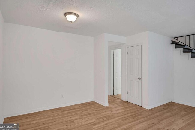 Building Photo - 1903 Whitehall Forest Ct SE