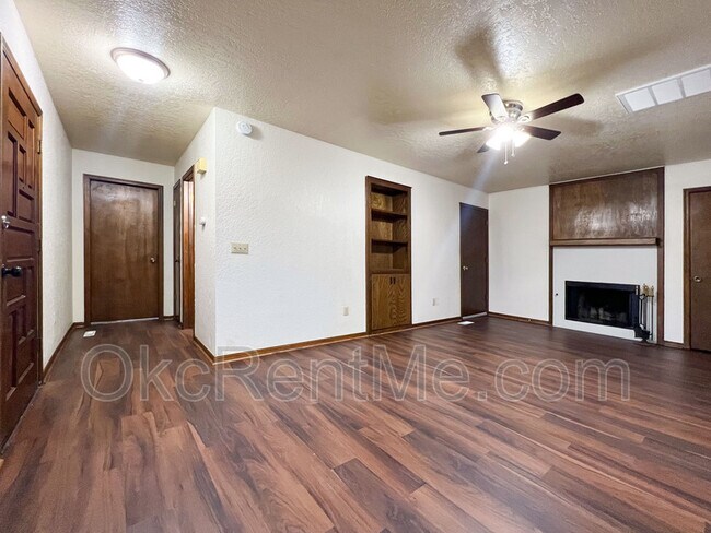 Building Photo - 6801 Chisholm Ct