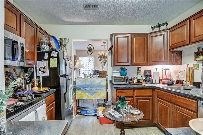 Building Photo - Ghent on the Square