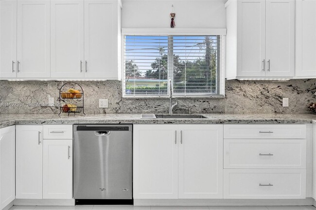 Building Photo - 1102 Meadow Lark Ave