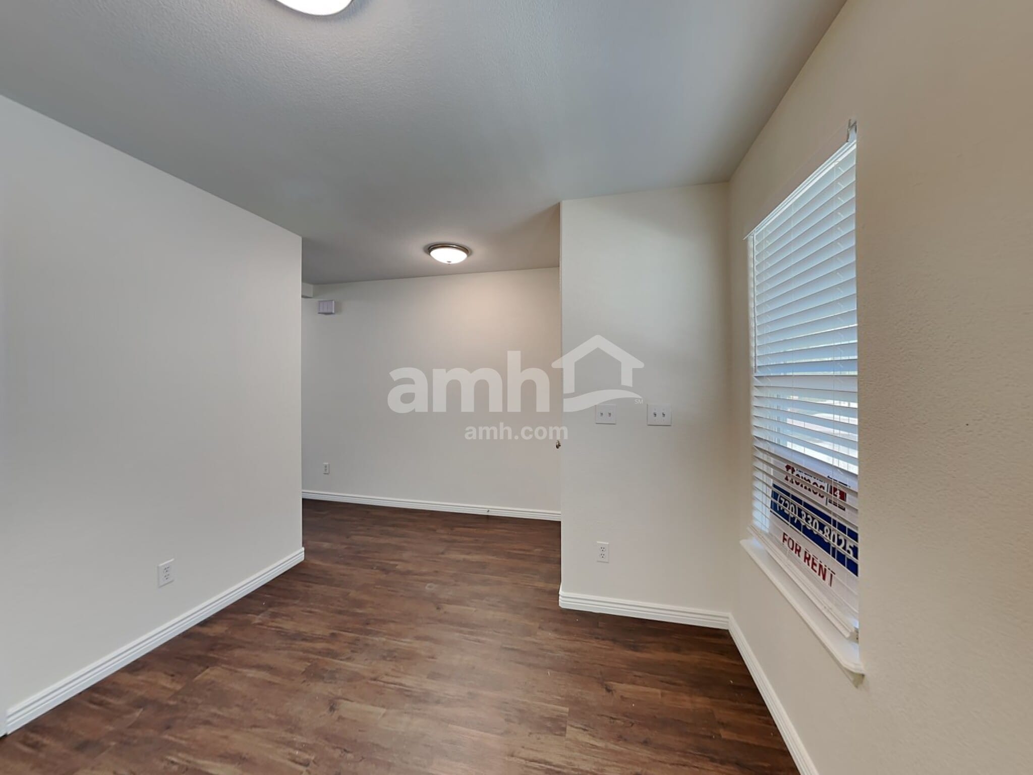 Building Photo - 2496 Sierra Springs Dr