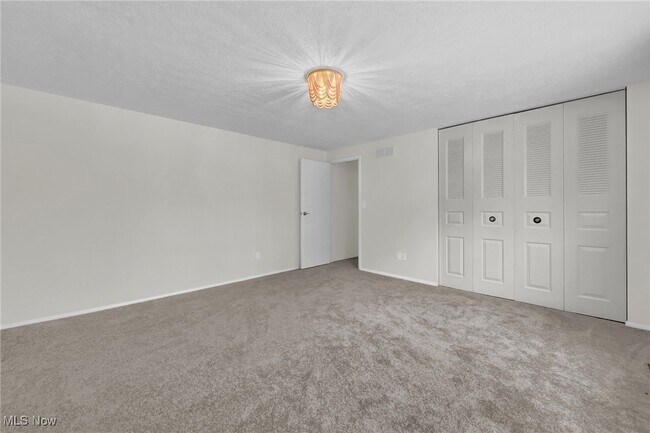 Building Photo - 5601 Sunset Dr