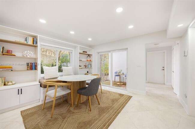 Building Photo - 1208 Mariana Ave