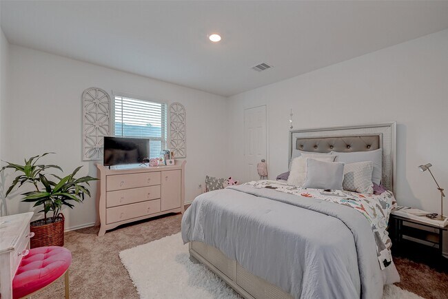 Building Photo - 1234 Blue Hazel Ct