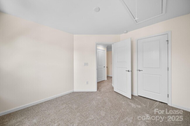 Building Photo - 4061 Zilker Park Dr