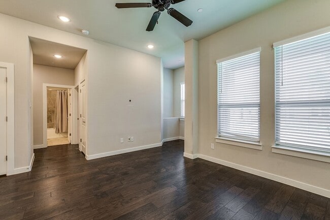 Building Photo - 1237 Pebblebrook Dr