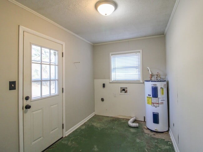 Building Photo - Well maintained brick home in a fantastic location!