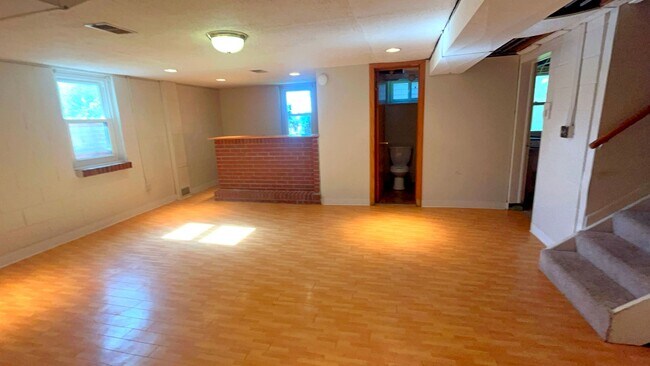 Building Photo - Adorable Brick Raised Ranch