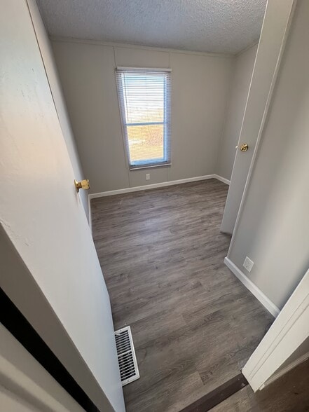 Building Photo - 2552 Smith Ave