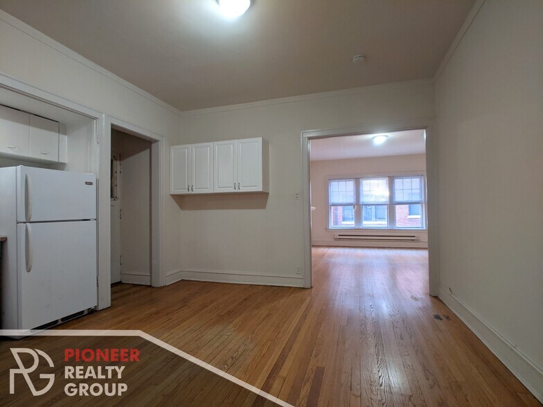 Building Photo - 1025 Dempster St
