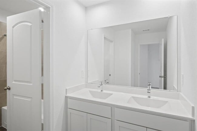 Building Photo - 4905 Blue Beetle Rdg Dr