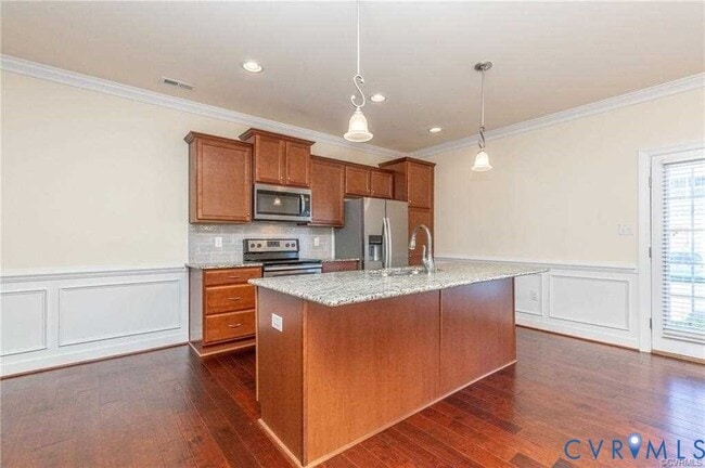 Building Photo - 7348 Pebble Lake Dr