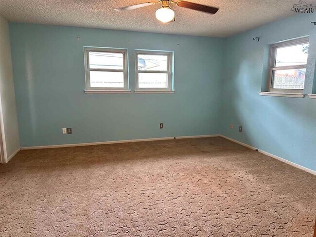 Building Photo - 1211 Amherst St