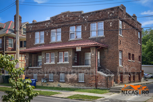 Building Photo - 2070 Indianola Ave