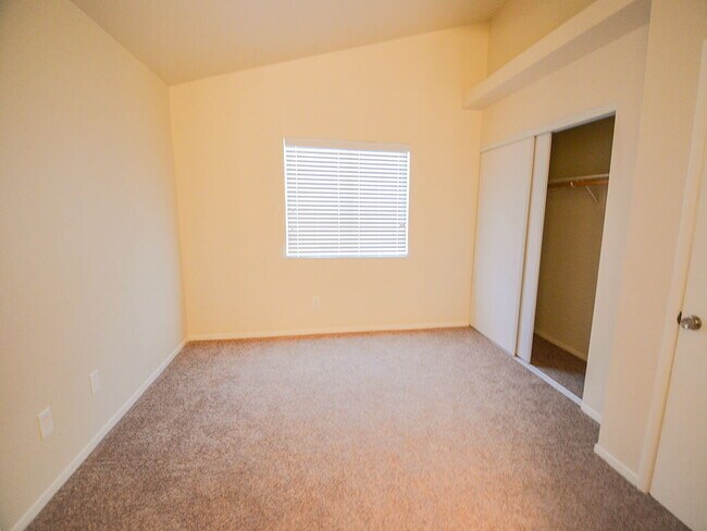 Building Photo - 3825 Gulliver St