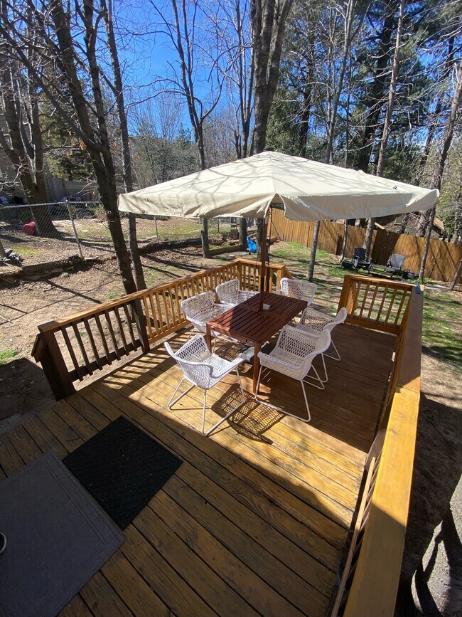 Building Photo - 309 Forest Cir